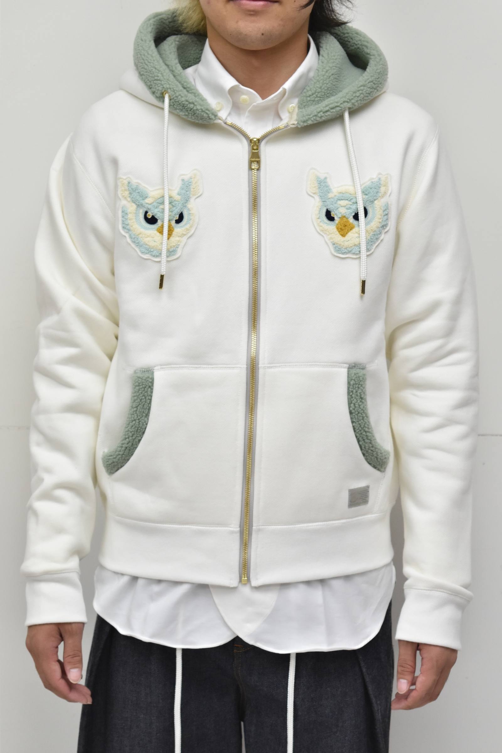 A Lefrude E フクロウサガラワッペンパーカー 白 Bryan