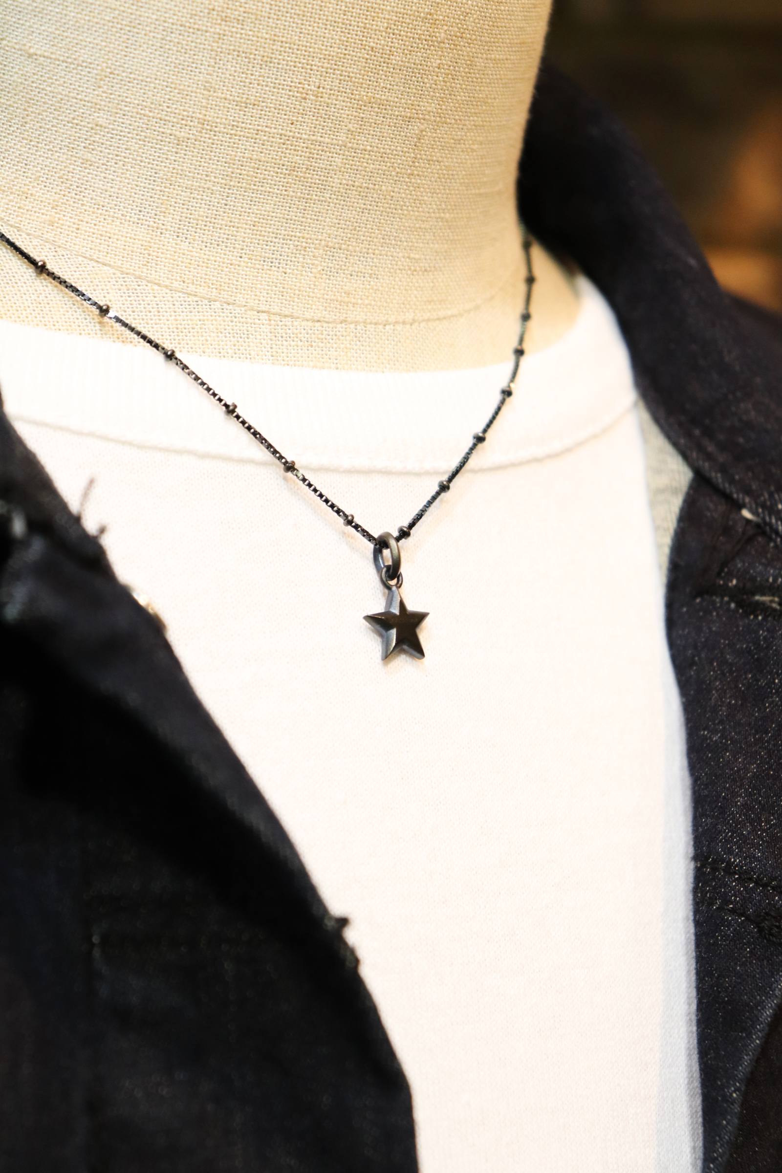 新品 IVXLCDM STAR CHARM PENDANT ペンダントトップ 黒 新品 IVXLCDM STAR CHARM PENDANT ペンダントトップ 黒